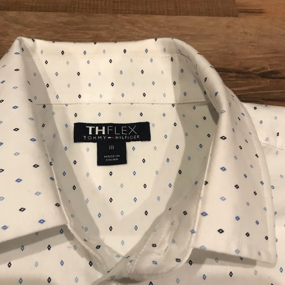 Tommy Hilfiger flex button down shirt - Picture 2 of 4